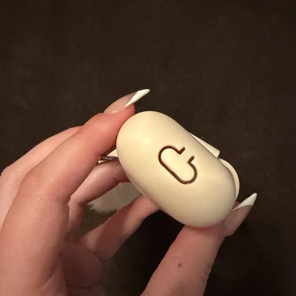 Pom Pom Keychain AirPods Case - Picture 3 of 5